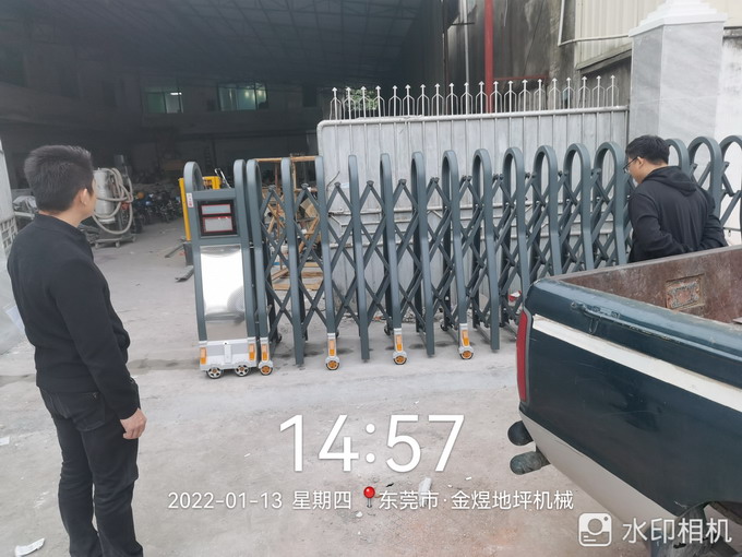 深圳電動(dòng)伸縮門廠家.jpg