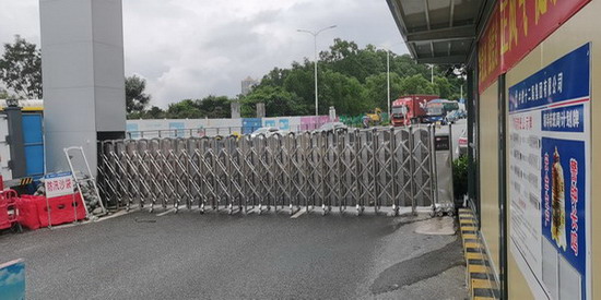 工地電動伸縮門.jpg